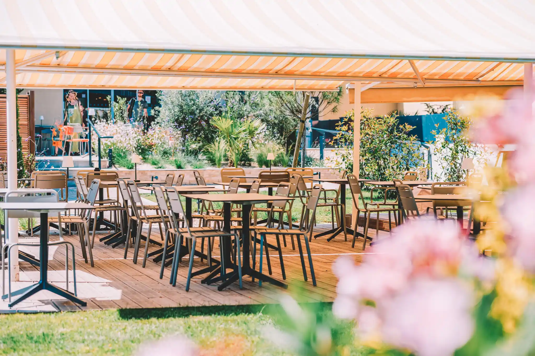 terrasse ensoleillée Hotel le Pariou
